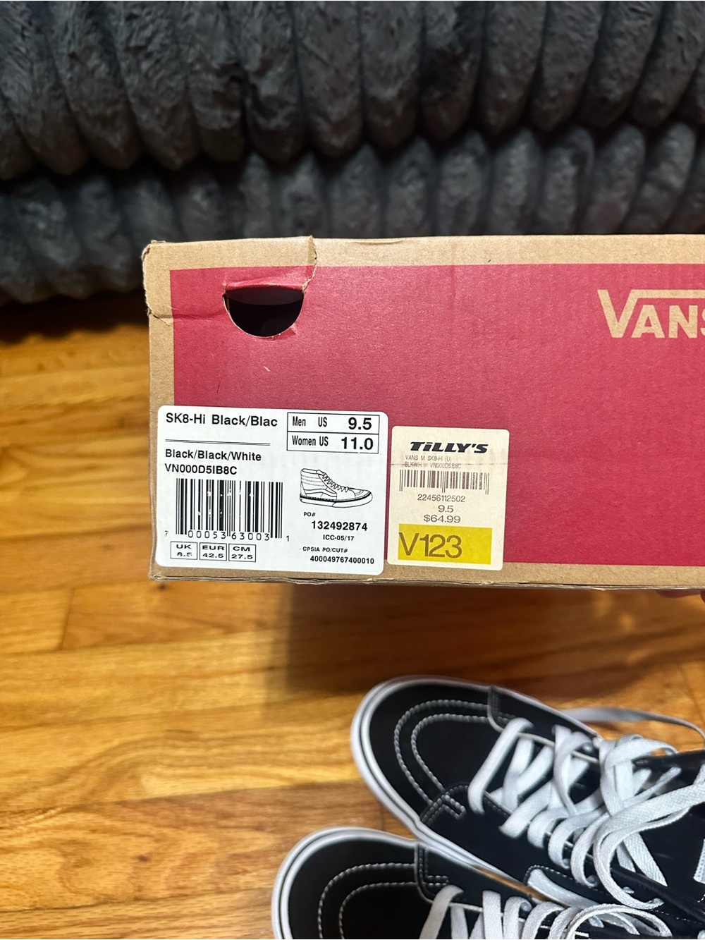 Men’s 9.5 Vans Black & White Sk8-Hi High-Top Sneakers - Picture 6 of 7